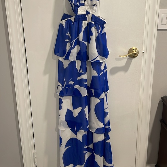 Cut out maxi dress - Picture 4 of 5